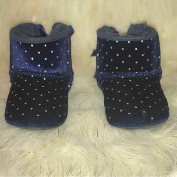 Bailey Bow UGGS - Picture 3 of 4